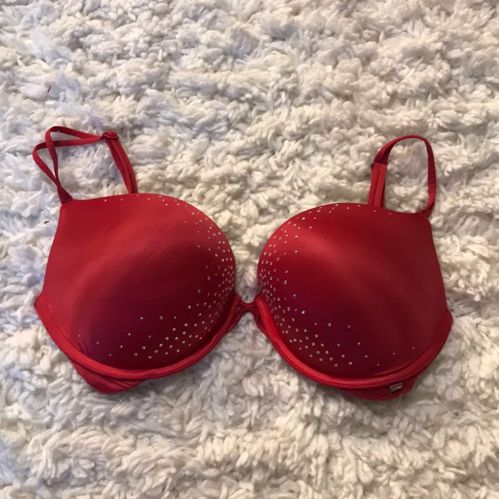 Pink vs bra